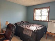 ️ Furnished Room with Mountain Views – Tuscany, NW Calgary - Photo 10