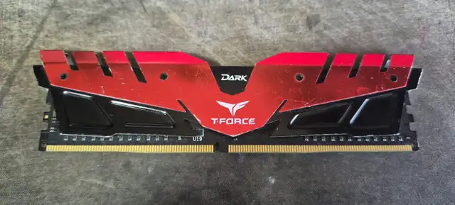 TEAMGROUP T-FORCE DARK 8GB DDR4-3000 DESKTOP RAM – TESTED – $40