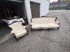 Free delivery used Vintage Style Tufted Sofa and Armchair Set - Photo 3