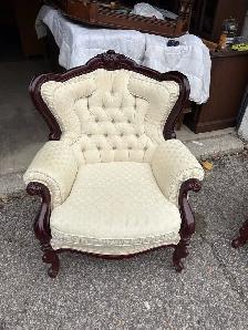 Free delivery used Vintage Style Tufted Sofa and Armchair Set - Photo 7