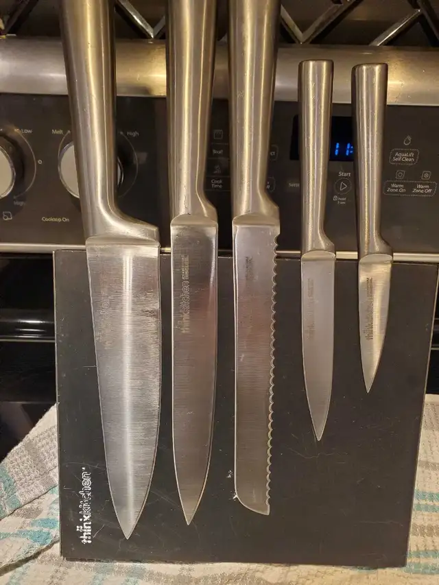 think kitchen magnetic knife set