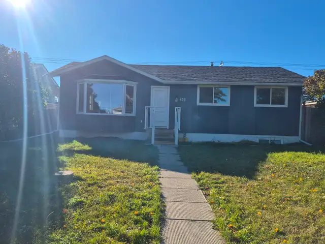 3 Bedroom Main Floor 52 St Se / 8 Ave Se
