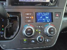 2017 Toyota Sienna SE Sunroof , Leather Heated Seats, Reverse Ca - Photo 22