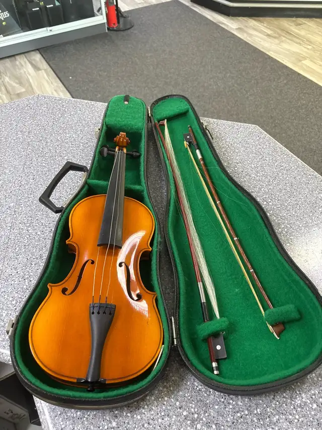 S.C. Hora S.A 112 Violin