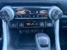 2021 Toyota RAV4 XLE AWD SUNROOF - CARPLAY - ONE OWNER - Photo 14