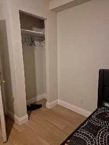 Private Room/Bathroom Church and Wellesley Nov 1st - Photo 4