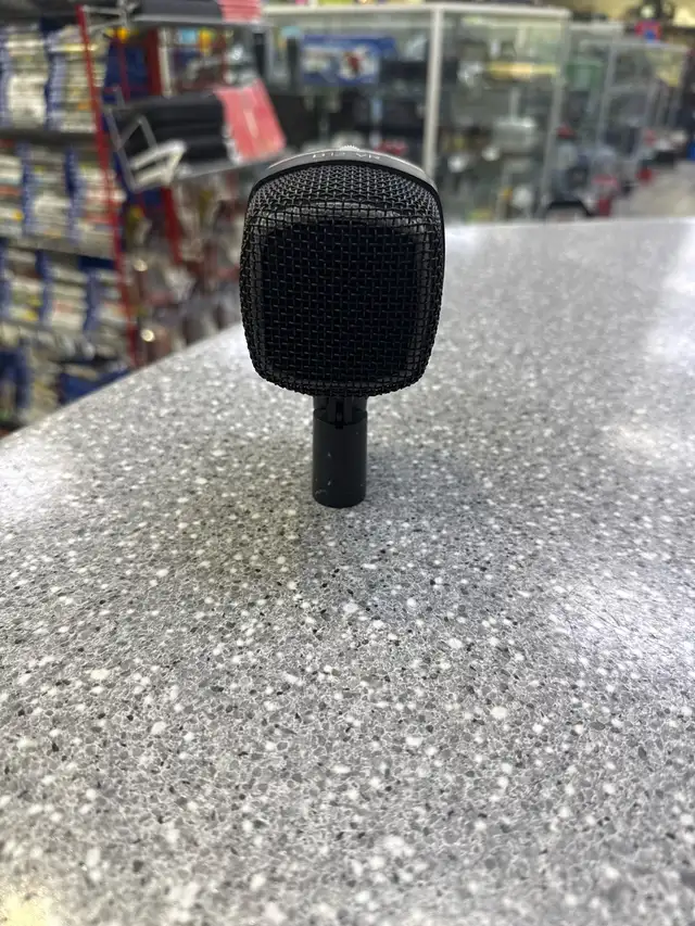 AKG D12 VR Dynamic Kick Drum Microphone