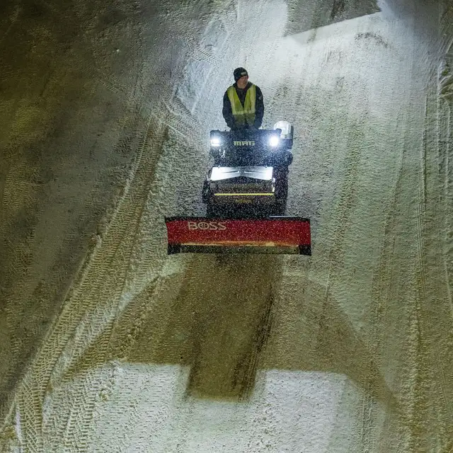 Sidewalk Snow Crew: $7,000 Guaranteed Standby   Hourly