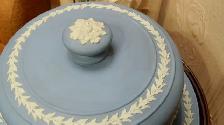 Cloche à fromage et plateau assorti en Jasperware Wedgwood, - Photo 3