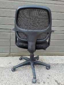 Mid-Back Mesh Computer Chair - Photo 3