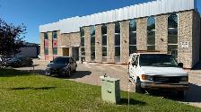 FURNISHED PRIVATE OFFICE FOR LEASE – SE CALGARY$625/MONTH |