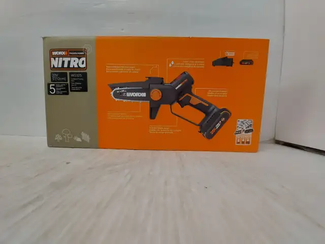 (N93300-1) Worx WG325 Chainsaw