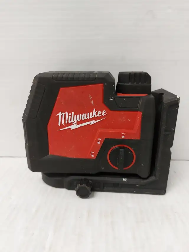 (N93377-4) Milwaukee 3521-20 Laser