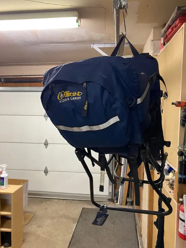 Child backpack carrier