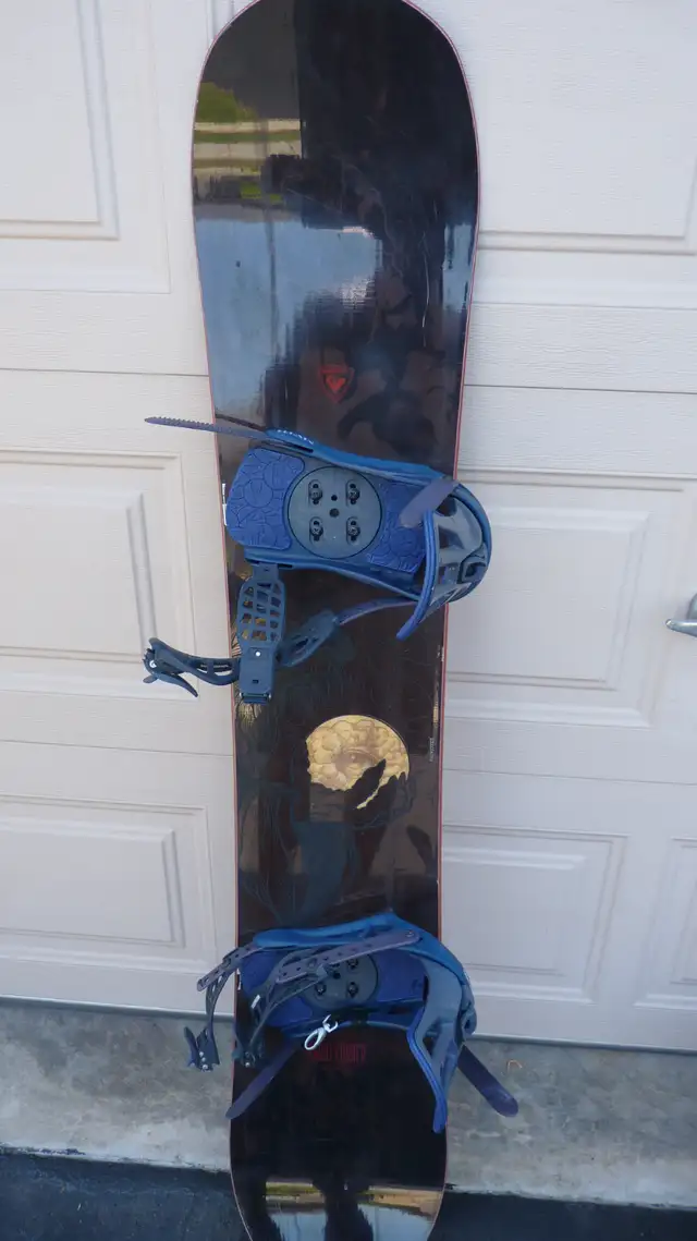 2 Snowboards with Bindings