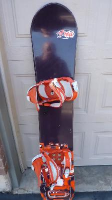 2 Snowboards with Bindings - Photo 2