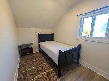 32 Garnet St, St. Catharines - 2 Bedroom Upper Unit - Photo 9