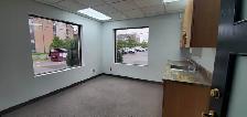SAINT-JEAN Bureaux à louer 1500p2 au 3e étage - Photo 2
