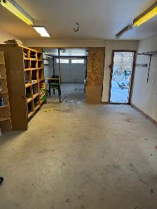 4 Bedroom   Den House with Garage - Photo 18