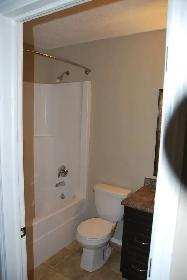 Quiet, respectful tenants reqd for 3 bdrm main flr suite in SB - Photo 8