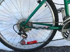 Vélo 18 vitesses femme grandeur 26 po - Photo 2