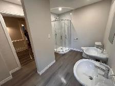 1-Bedroom Apt in Beautiful Heritage Edwardian House w/ Parking - Photo 8