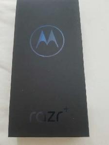 Motorola Razr  2024 256GB smartphone selling as is - Photo 6