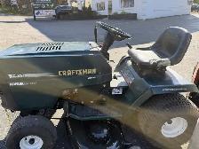 CRAFTSMAN RIDING LAWN MOWER - Photo 3
