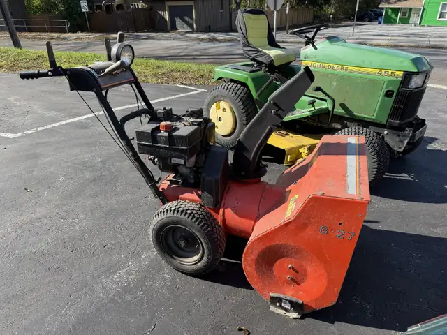 SNOW BLOWER