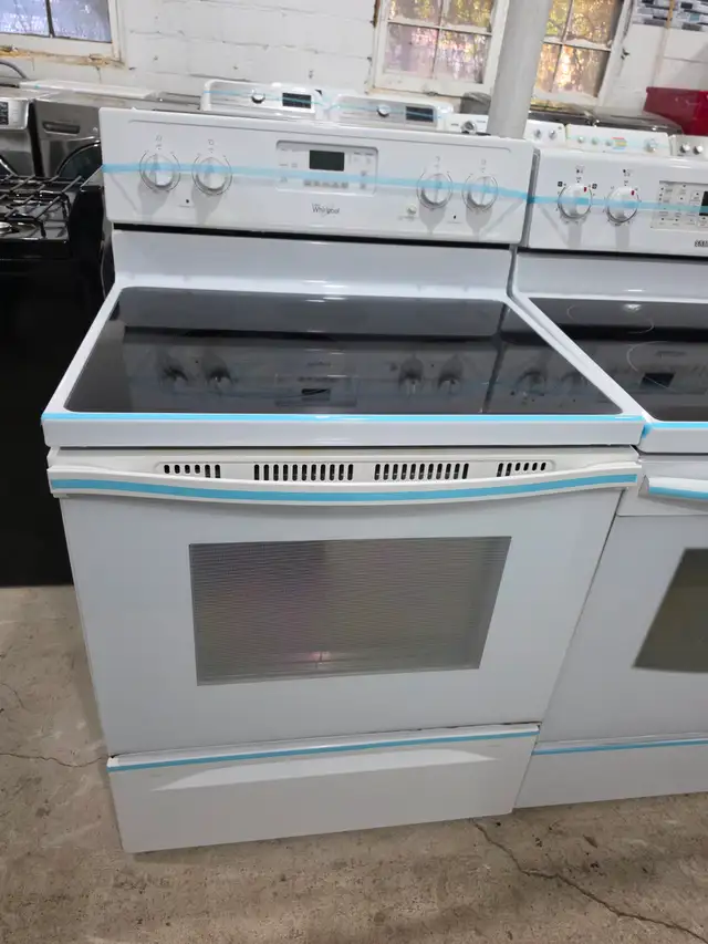 Whirlpool 30' White Electric Ceramic Glass Top Stove Oven Range