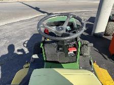 JOHN DEERE 445 RIDING LAWN MOWER - Photo 4