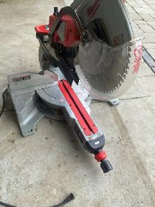 Wilwaukee 12 inch Compound Mitre Saw and Brand new Stand - Photo 2