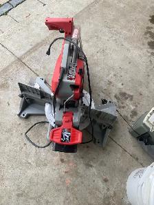 Wilwaukee 12 inch Compound Mitre Saw and Brand new Stand - Photo 4