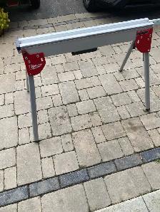 Wilwaukee 12 inch Compound Mitre Saw and Brand new Stand - Photo 7
