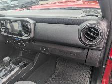 2017 Toyota Tacoma TRD SPORT 4X4 - Photo 11