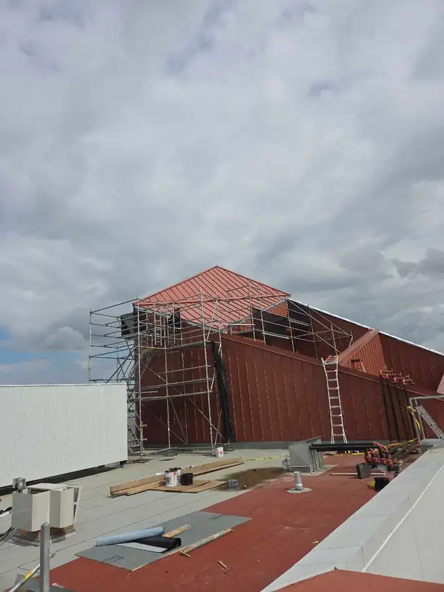 Hiring Metal Installers/Technicians/Jman Carpenters/Laborers