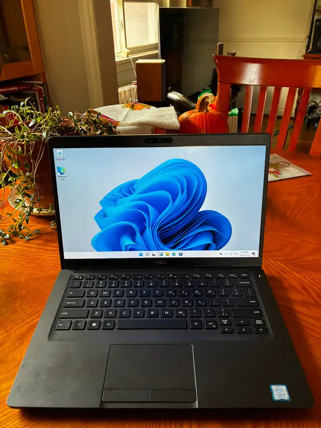 Dell Latitude 5400 WITH TOUCHSCREEN CHEAP!
