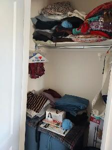 One Master bedroom available in 4 bedroom house - Photo 2