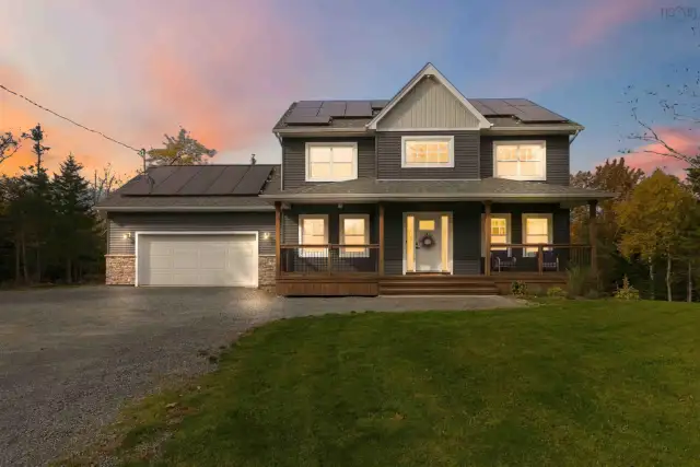 4 beds modern two-storey home for rent. $1300. 42 Wilder Lane