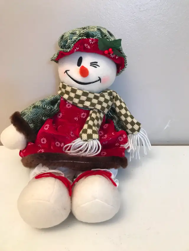 Bonhomme de neige16 po. chante Jingle Bells  en se dandinant 12$