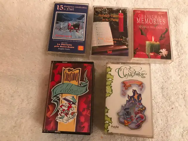 Cassettes(5)chansons/musique instrumentale Noël 2doubles pour5$