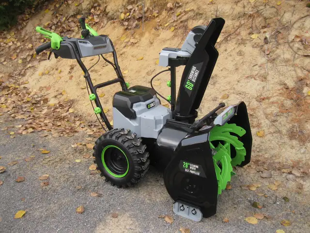 Souffleuse 2026 EGO 28 à BATTERIE SNT2807 Snowblower Souffleur