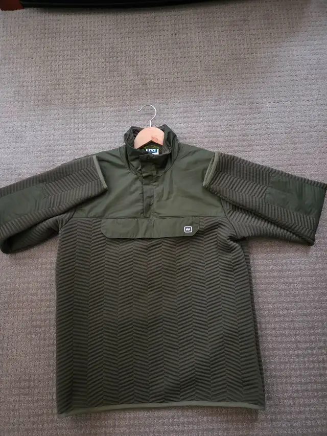 Helly Hansen Sweater -Size Large- (New)