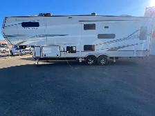 2022 Keystone Montana 3121RL, REAR LIVING SPACIOUS. - Photo 4