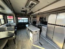 2022 Keystone Montana 3121RL, REAR LIVING SPACIOUS. - Photo 16