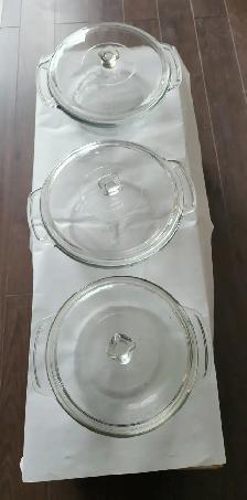 Elegant Design - Glass Dish with Lid