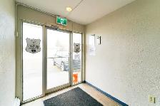 SMALL PETS OK! 1 bed apartment centrally located by RD Hospital! - Photo 10