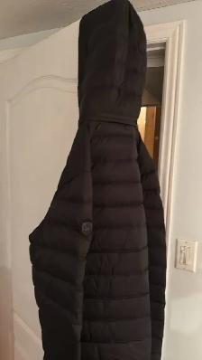 Manteau Médium neuf pour homme automne à 210$ négociable