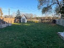 3 Bedroom Semi in a Family Oriented Nieghbourhood - Photo 2