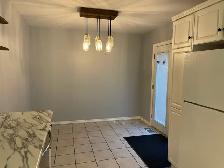 3 Bedroom Semi in a Family Oriented Nieghbourhood - Photo 3